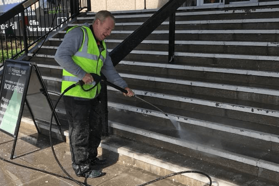 Commercial-Patio-Cleaning